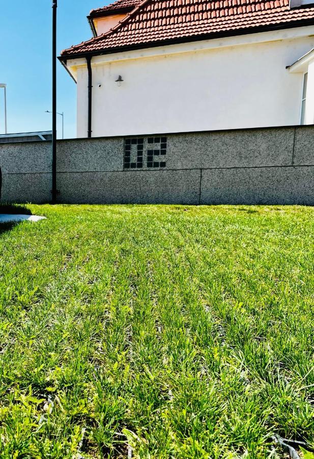 Apartman Mikulov Garden Eksteriør billede